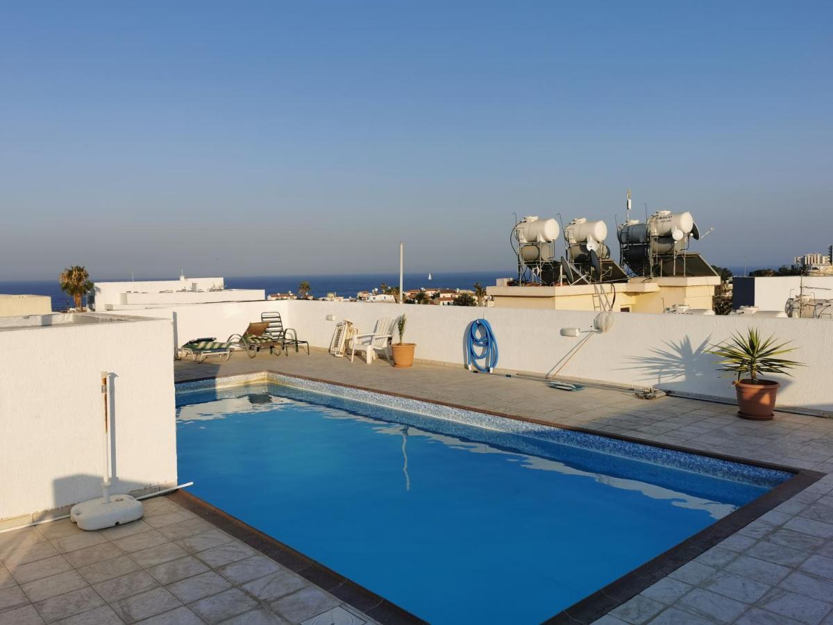 Carisa Downtown With Rooftop Pool Larnaca Eksteriør billede