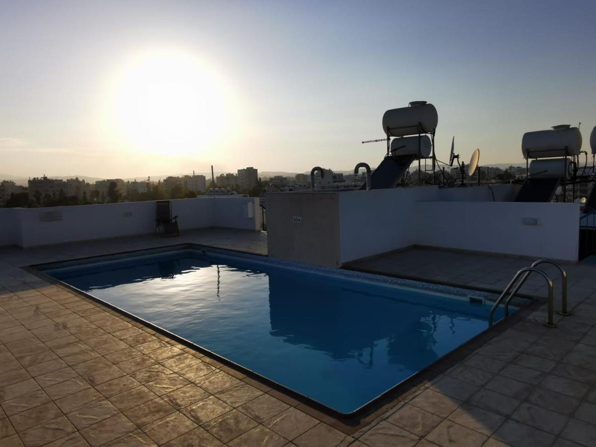 Carisa Downtown With Rooftop Pool Larnaca Eksteriør billede