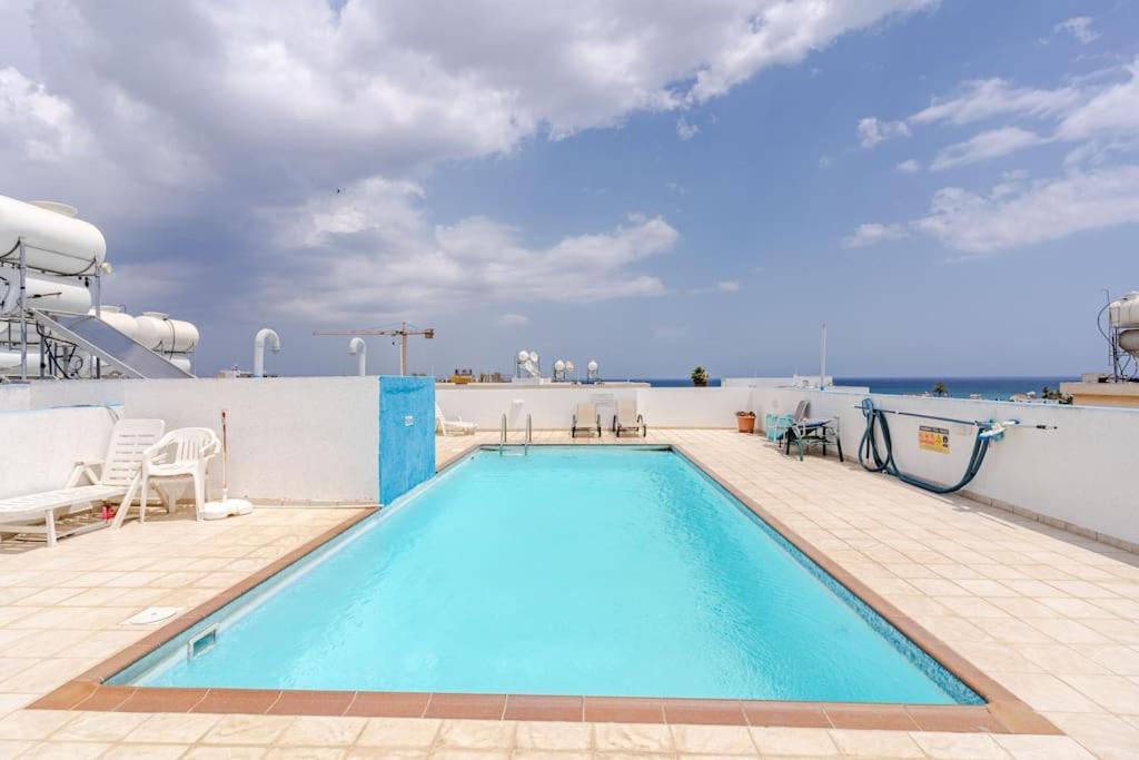 Carisa Downtown With Rooftop Pool Larnaca Eksteriør billede